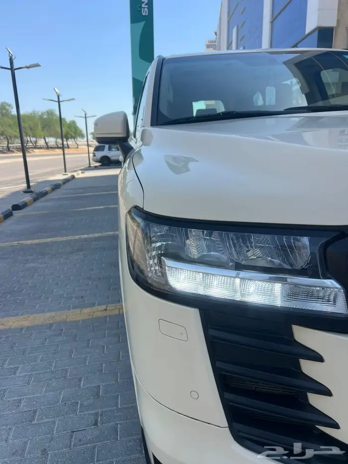 لاندكروزر 2022 اخو الجديد وممشى قليل للبيع 1