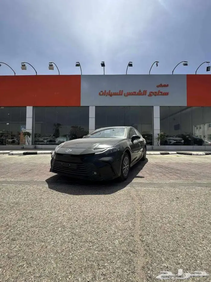 تويوتا كامري E ستاندر بنزين 2025 بالنقد والتقسيط 1