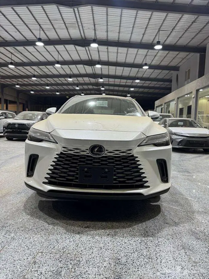لكزس -RX-350-BB- ابيض بنزين موديل 2025 3