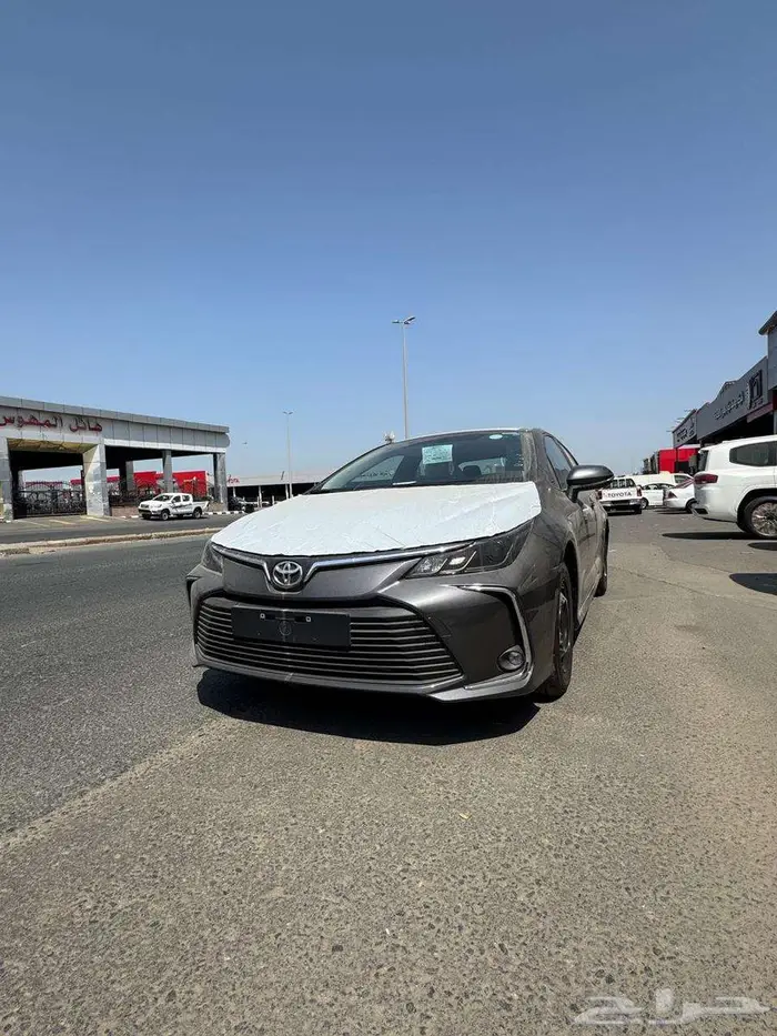 تويوتا كورلا استندر 2000 cc رمادى موديل 2025 4
