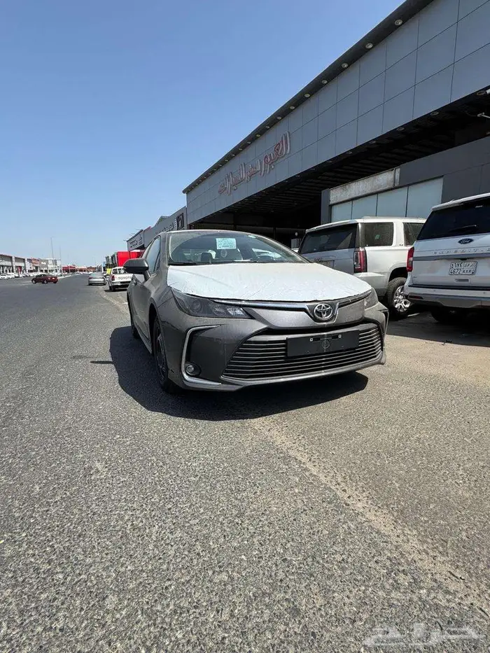 تويوتا كورلا استندر 2000 cc رمادى موديل 2025 1