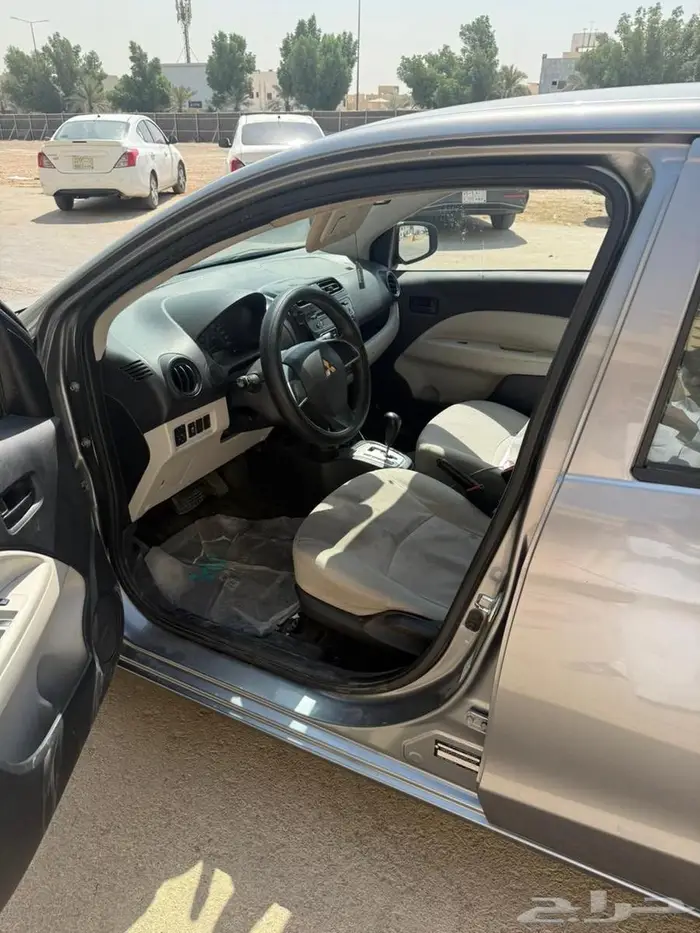 ميتسوبيشي اتراج مستعمله نظيفه موديل 2019 3