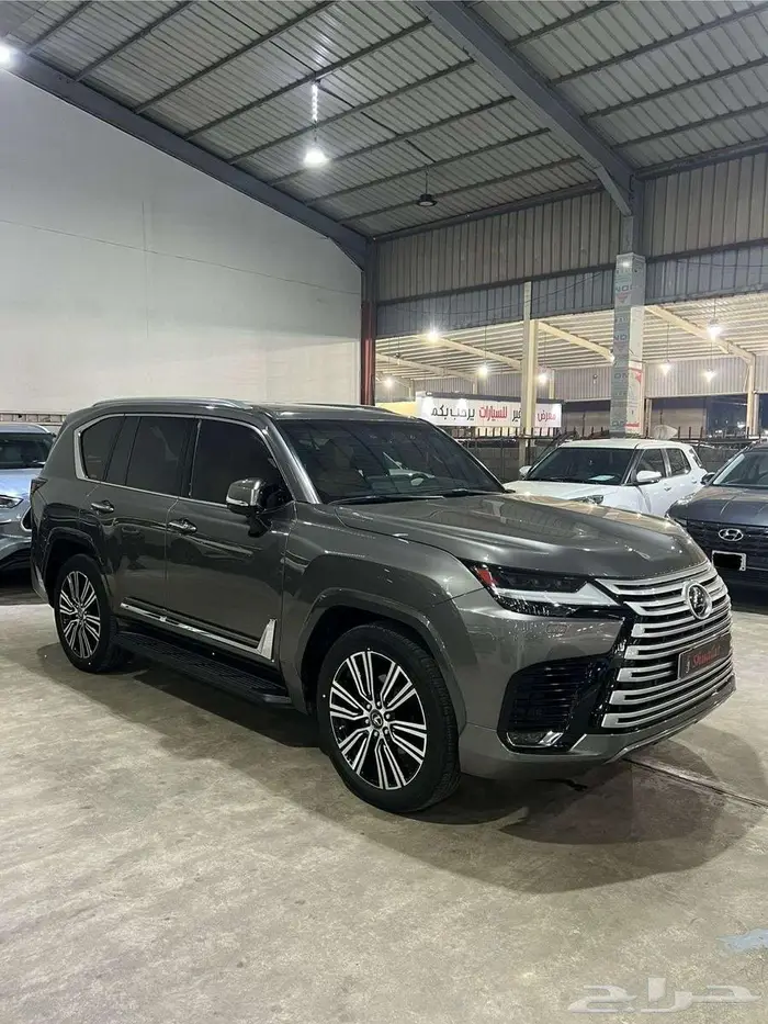 جيب لكزس LX600 2023 BB شبه جديد ( الوكيل عبداللطيف جميل ) 3