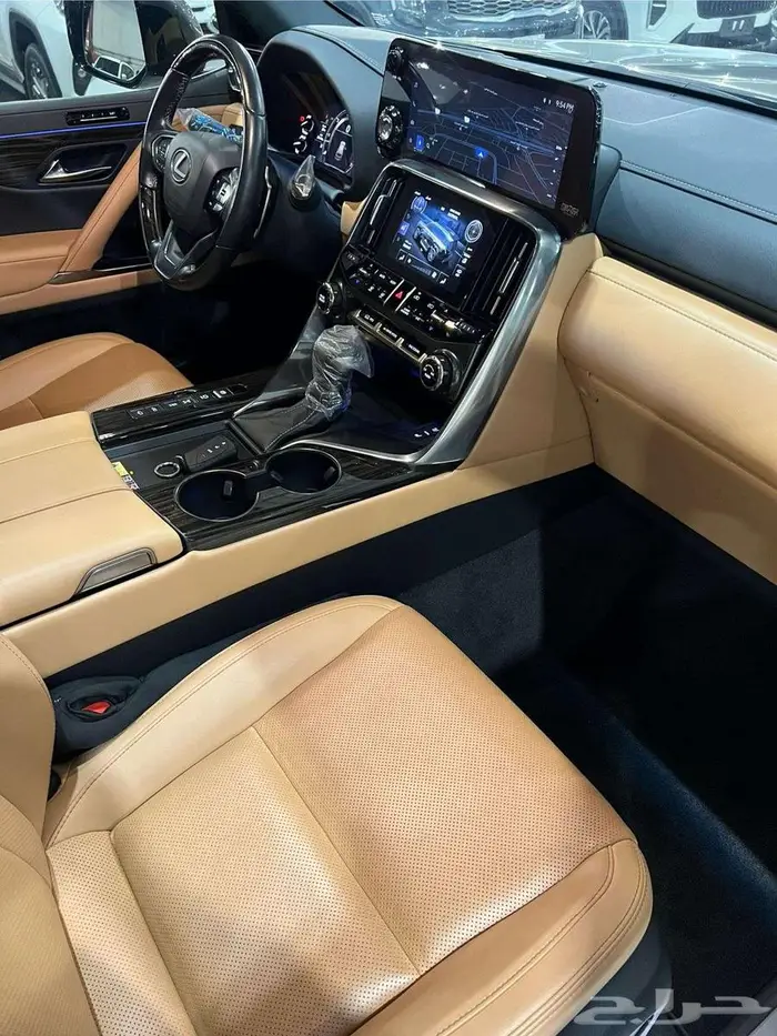 جيب لكزس LX600 2023 BB شبه جديد ( الوكيل عبداللطيف جميل ) 6