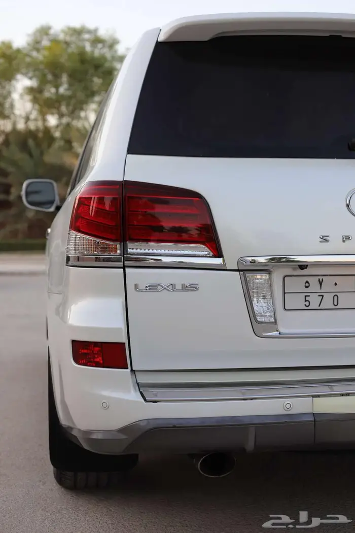 للبيع جيب لكزس LX570 موديل 2013 0