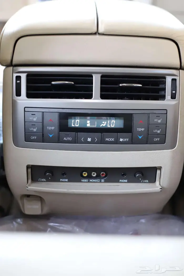 للبيع جيب لكزس LX570 موديل 2013 32