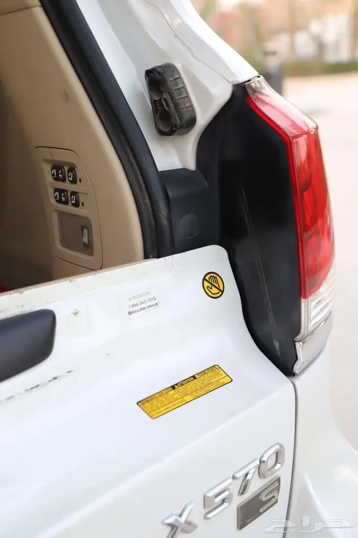 للبيع جيب لكزس LX570 موديل 2013 37