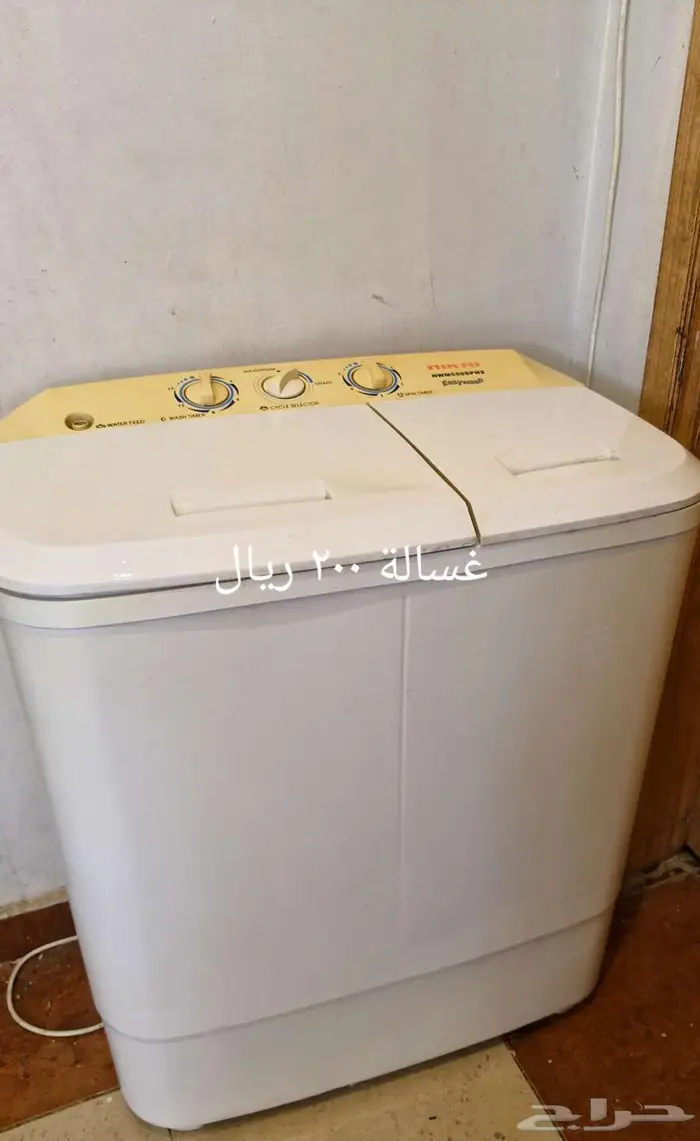 اغراض للبيع مكنسة وتربو وطاولات وتربيزة شاشة 9