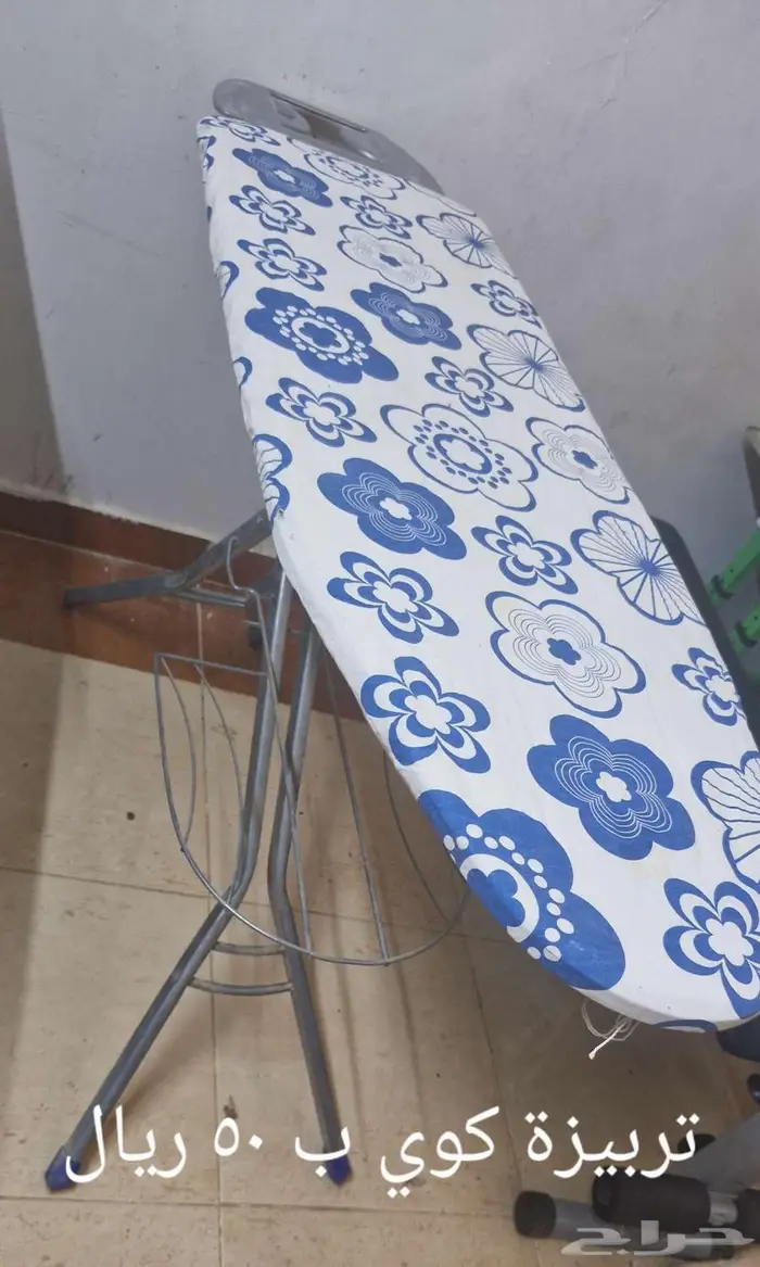 اغراض للبيع مكنسة وتربو وطاولات وتربيزة شاشة 5