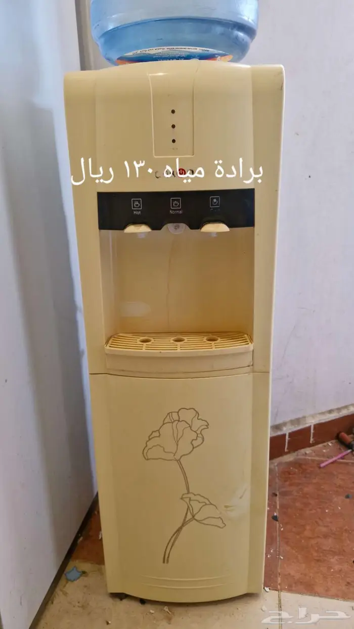 اغراض للبيع مكنسة وتربو وطاولات وتربيزة شاشة 12