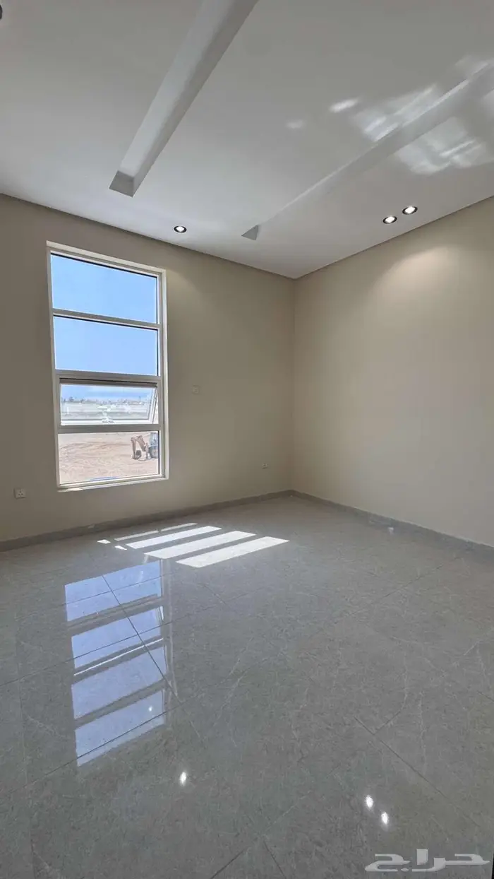 شقة جديدة خمس غرف وصالة جلوس للإيجار السنوي 6