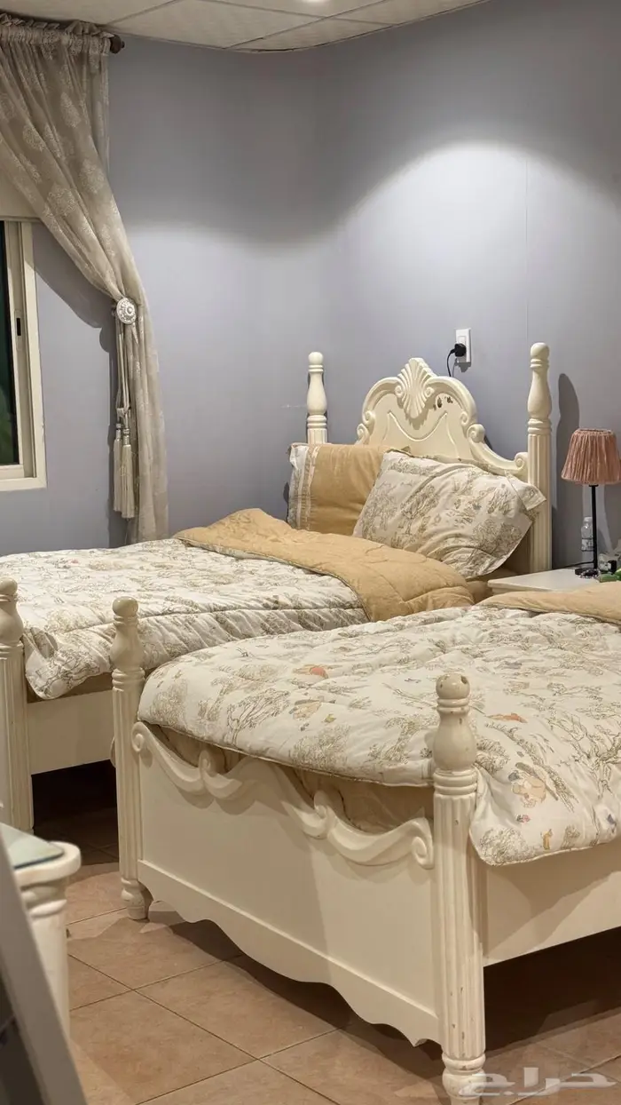 غرفة نوم للبيع مع ملحقاتها 1