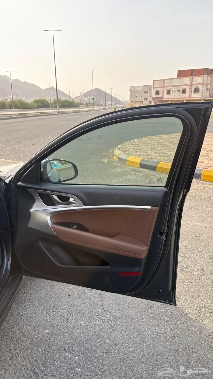 جينسيس G70 موديل 2020 13