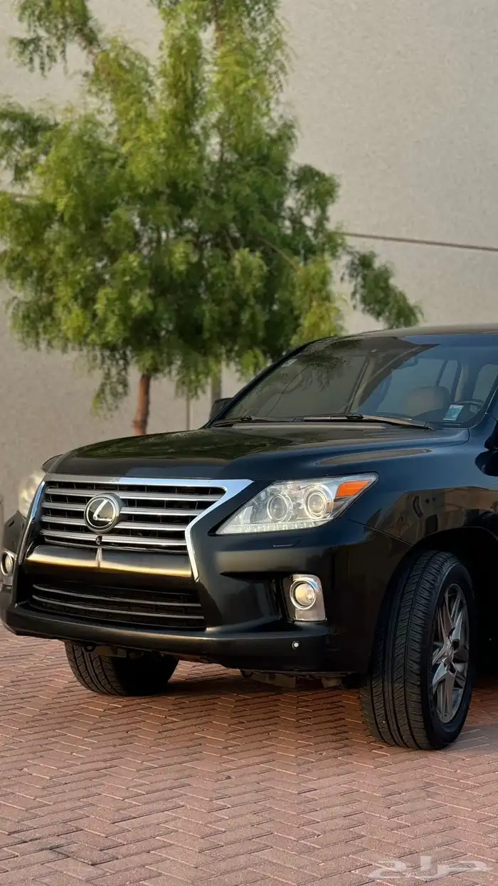 للبيع لكزس LX570 موديل 2012 0