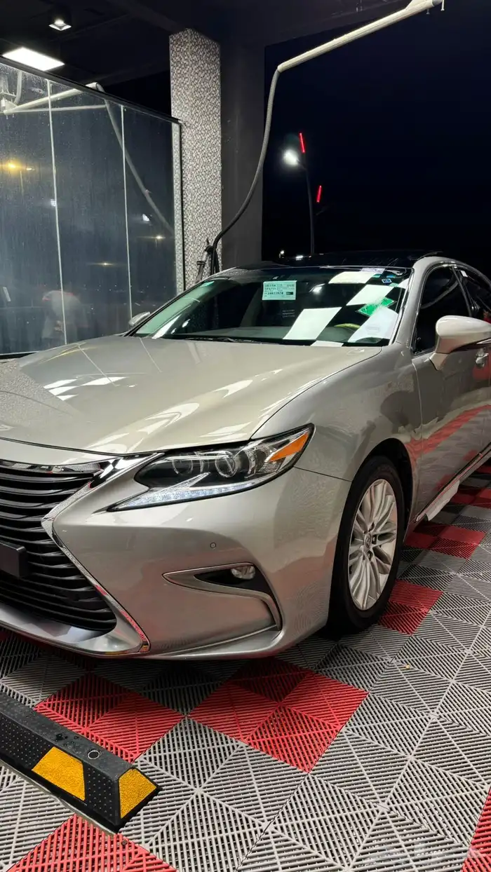 لكزس 2017 فل كامل ES 11