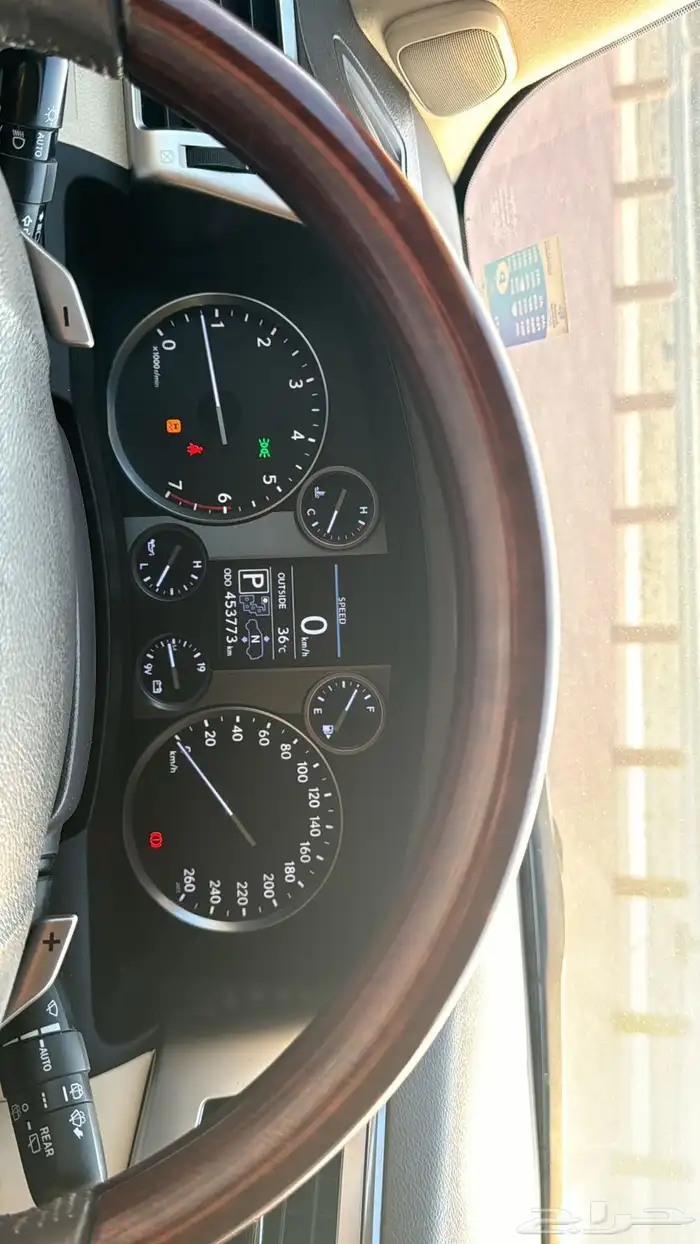 للبيع لكزس LX570 موديل 2012 8
