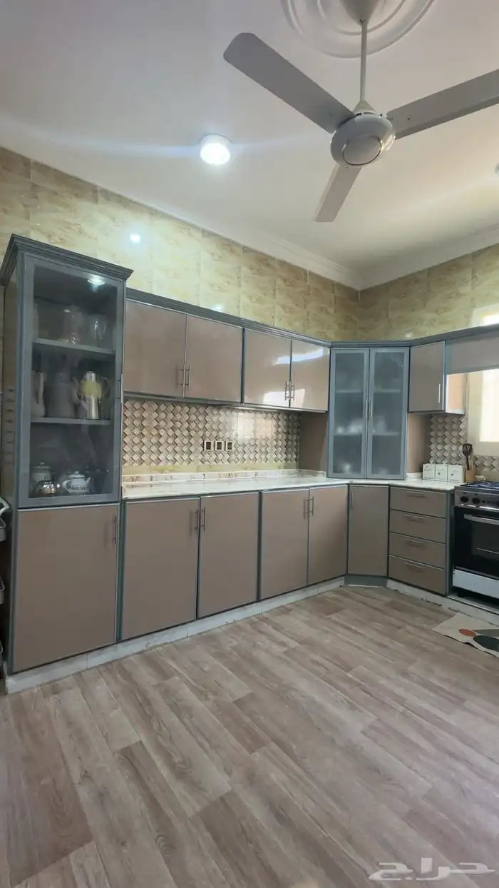 دولاب مطبخ نضيف وشبه جديد 0