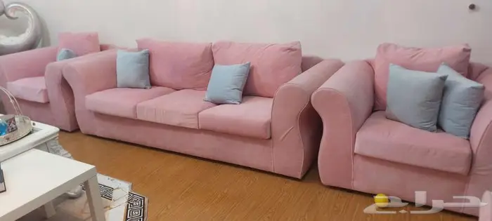 كنب وردي 14 نفر نظيف جدا ومريح الموقع الخرج 4