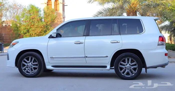 للبيع جيب لكزس LX570 موديل 2013 9