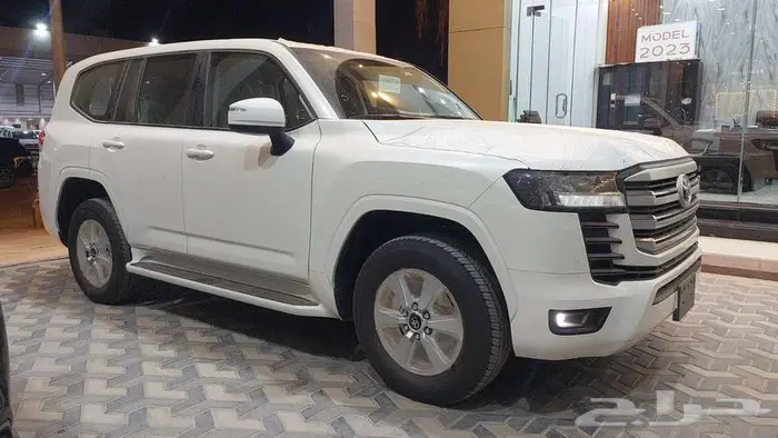 تويوتا لاندكروزر GXR1 بنزين سعودي 2025 3