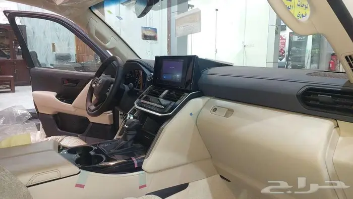 تويوتا لاندكروزر GXR1 بنزين سعودي 2025 7