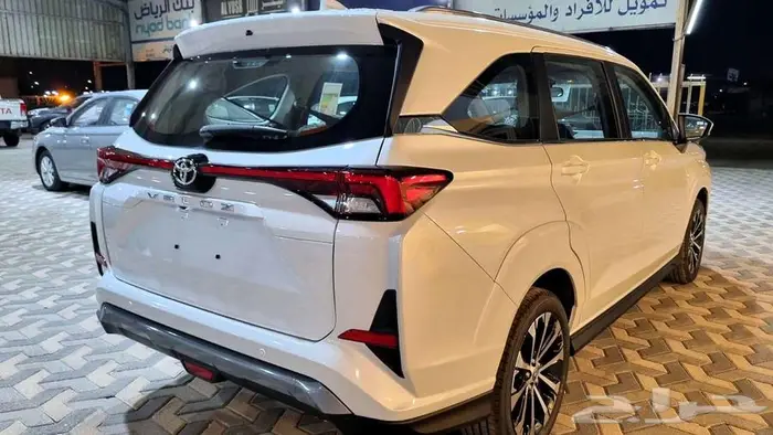 تويوتا فيلوز GLX 2025 كاش و اقساط 3