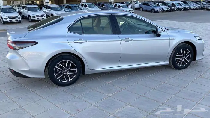 تويوتا كامري LE هايبرد 2