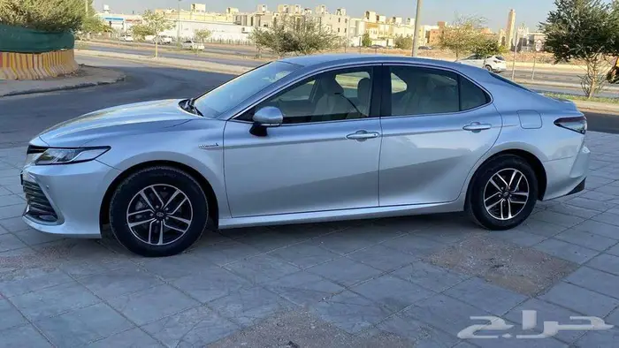 تويوتا كامري LE هايبرد 1