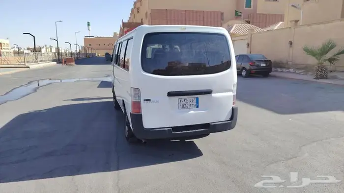 باص نيسان ديزل للبيع 1