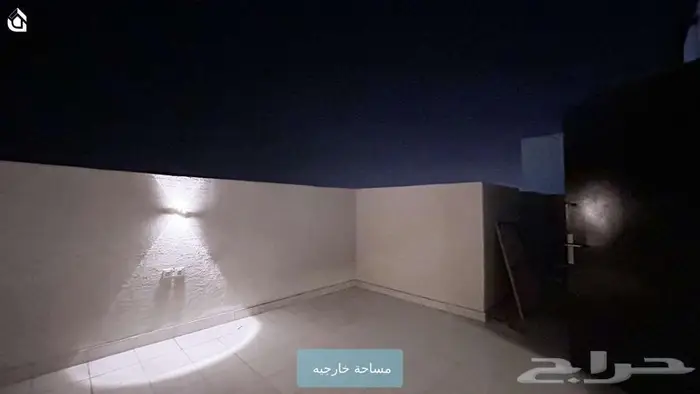 شقة 3 غرف مع سطح بالعارض 10