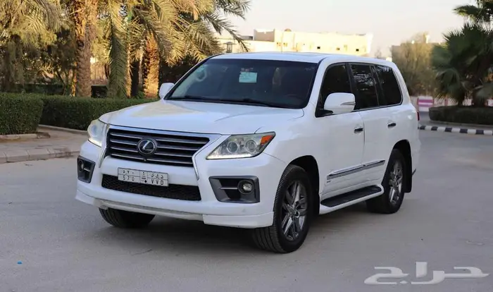 للبيع جيب لكزس LX570 موديل 2013 3