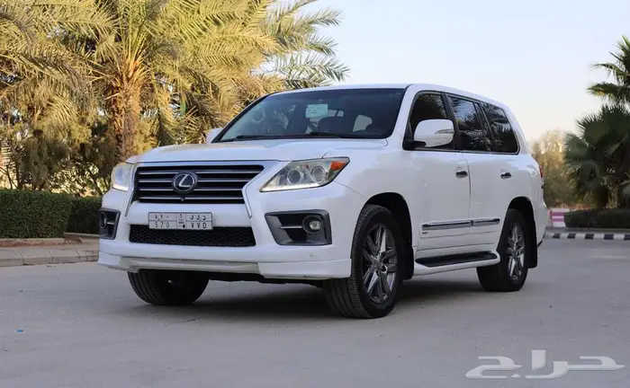 للبيع جيب لكزس LX570 موديل 2013 2