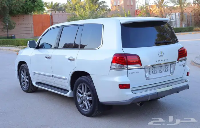 للبيع جيب لكزس LX570 موديل 2013 15
