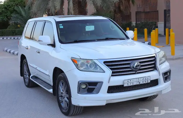 للبيع جيب لكزس LX570 موديل 2013 12