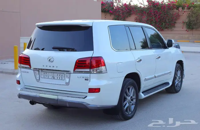 للبيع جيب لكزس LX570 موديل 2013 17