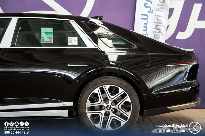 ازيرا بريميوم 2025 11