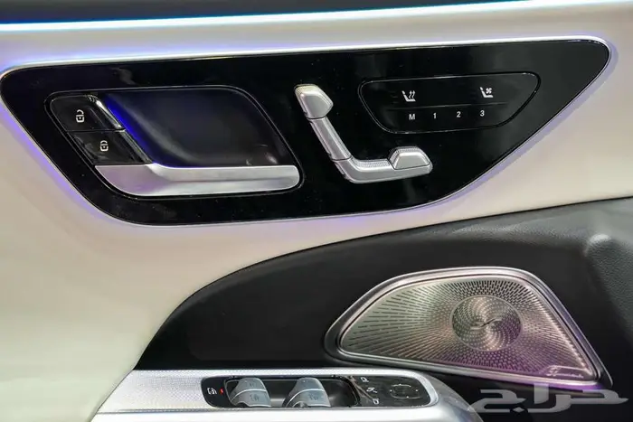 مرسيدس E300 موديل 2024 مرسيدس اسود اصفار 15