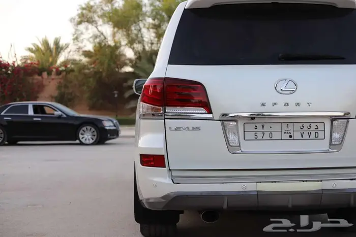للبيع جيب لكزس LX570 موديل 2013 23