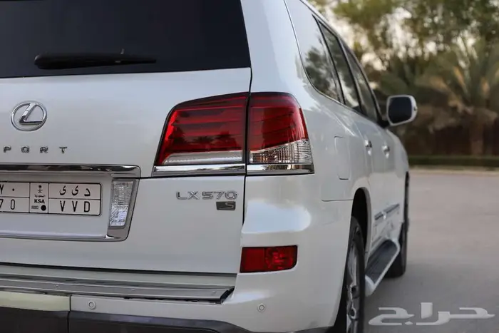 للبيع جيب لكزس LX570 موديل 2013 25