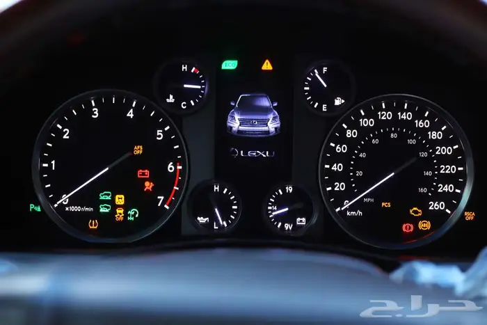 للبيع جيب لكزس LX570 موديل 2013 19
