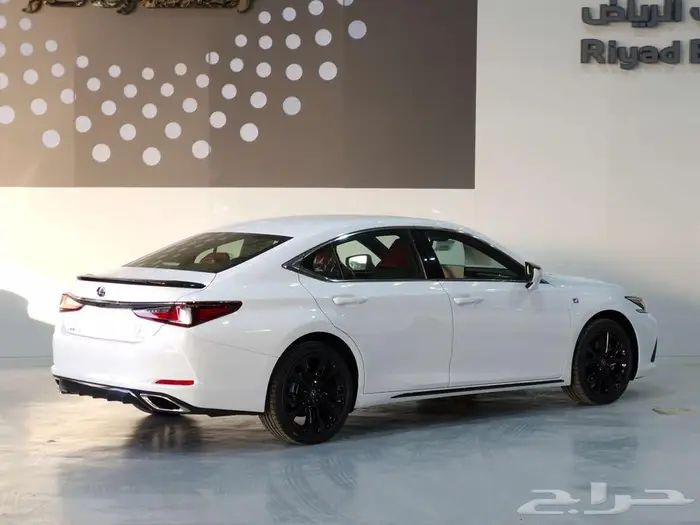 لكزس ES 350 أف سبورت 2025 بااقل سعر بالسوق 1