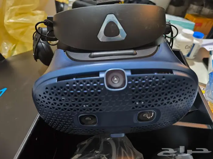 نظارة الواقع الافتراضي الاحترافية Vive Cosmos 5