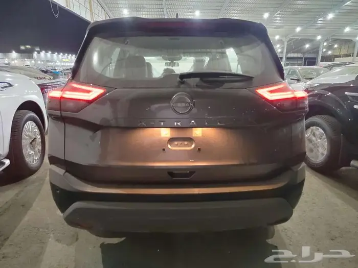 نيسان اكس تريل 7 ركاب استاندرد 2025 1