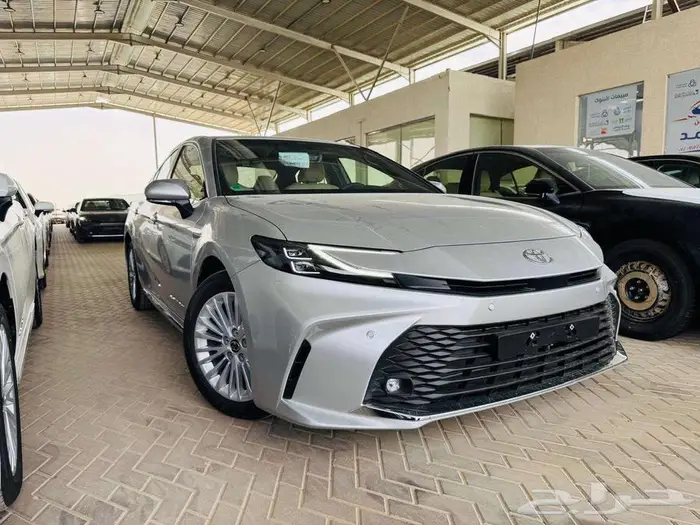 كامرى LE موديل 2025 الساير بطاقه بالنقد والتقسيط 4