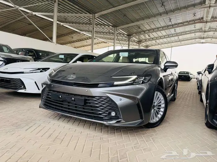 كامرى LE موديل 2025 الساير بطاقه بالنقد والتقسيط 3