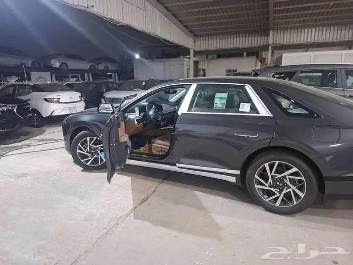 ازيرا كلاسيك 2025 رمادي 4