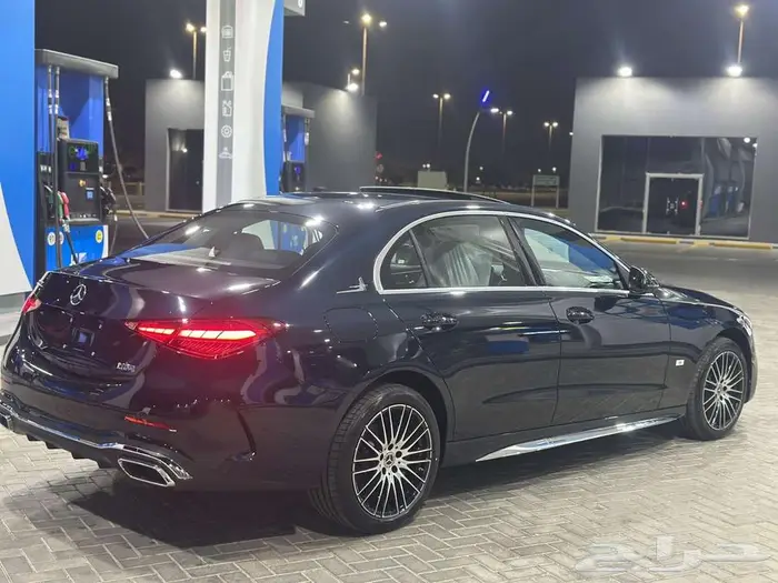 Mercedes-Benz الفئة  C-Class الموديل  C 200 L السنة  2025 4