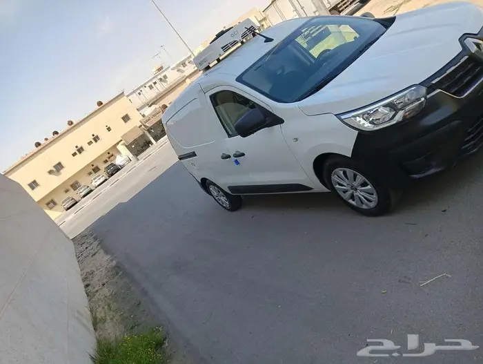 رينو فان دوكر اكسبرس 2023 ثلاجة 1