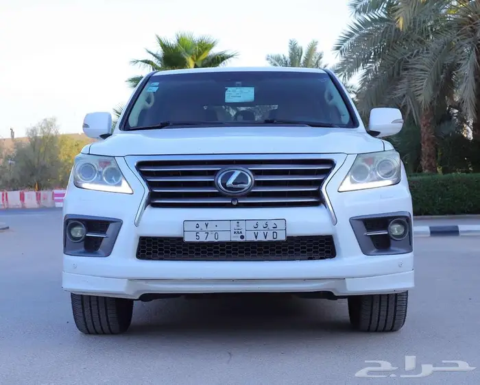 للبيع جيب لكزس LX570 موديل 2013 11