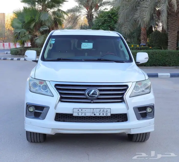 للبيع جيب لكزس LX570 موديل 2013 13